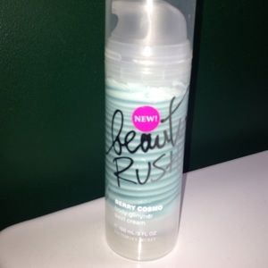 COPY - Beauty Rush Berry Cosmo glittering body cr…